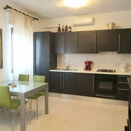 Charming Poetto House קליארי